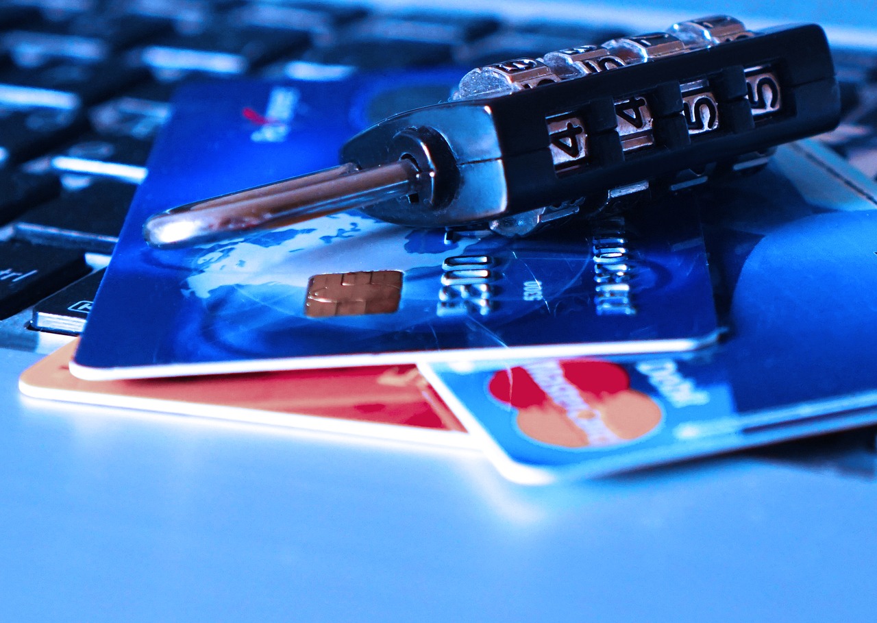 Dodatkowe zabezpieczenia kart kredytowych w Grupie SGB oraz ING.